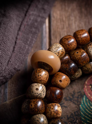 Aged Material Star Moon Bodhi Buddhist Prayer Beads Bracelet with Accessories - 108 Beads