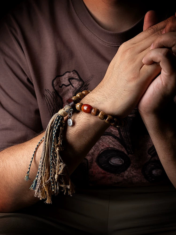 Vintage Aged Star-Moon Bodhi Beads Bracelet Single Layer Tibetan Style Handheld Bracelet with Braided Rope Tassel Old Material Star Moon Bodhi Mala Prayer Beads Wrist Mala