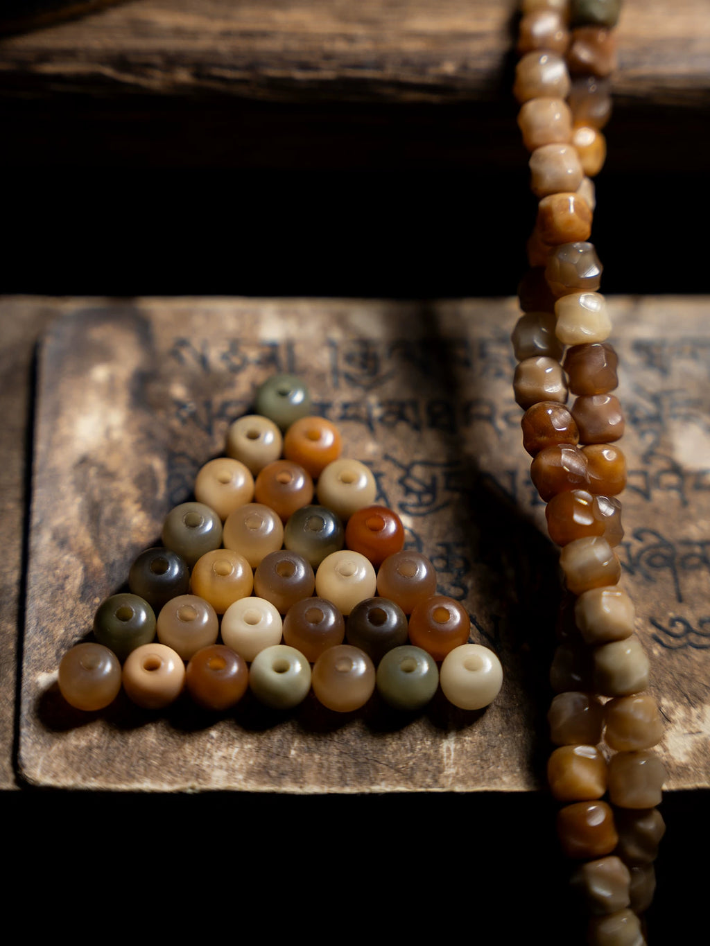 108 Beads Jadeified Dragon Spine Bodhi Mala Beads Multi Treasure Hand String Buddhist Prayer Rosary For Meditation Yoga Spiritual Practice Handmade Ethnic Style Jewelry