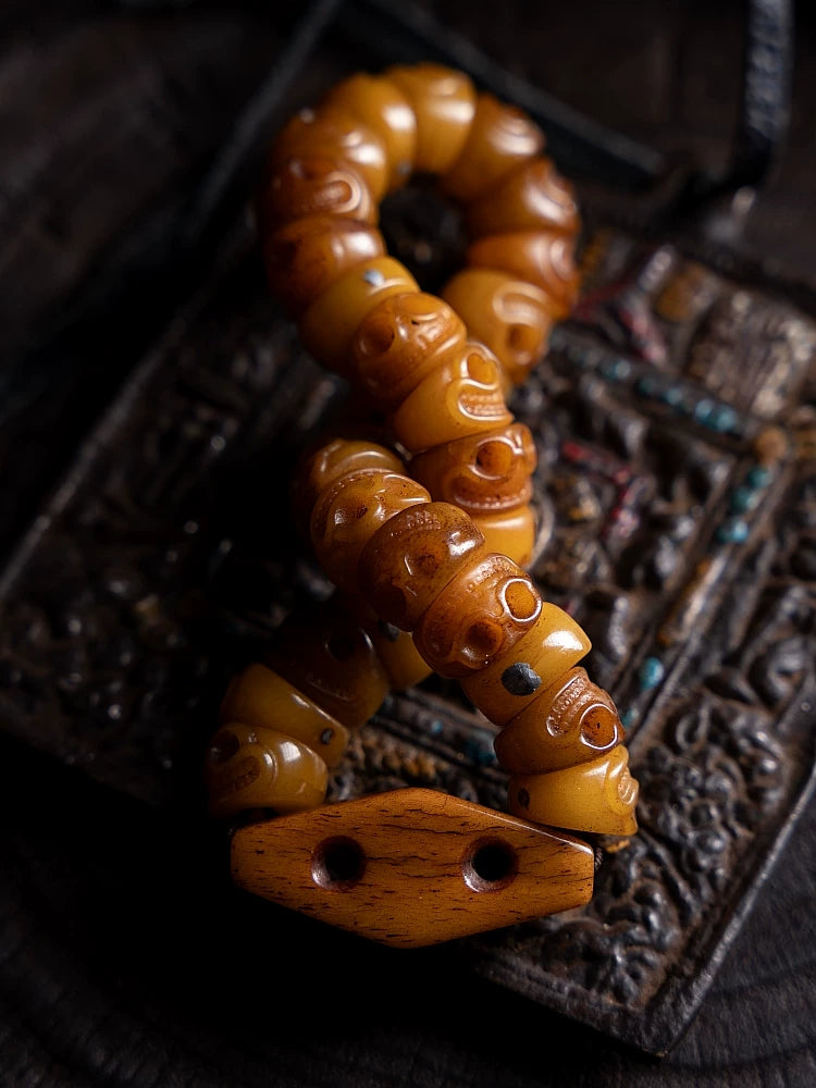 Original Design Tibetan Style Slanted Cut Citipati Yak Bone Mala Prayer Beads Bracelet Handcrafted Tibetan Buddhism Yak Bone Bead Wrist Mala for Meditation and Collection