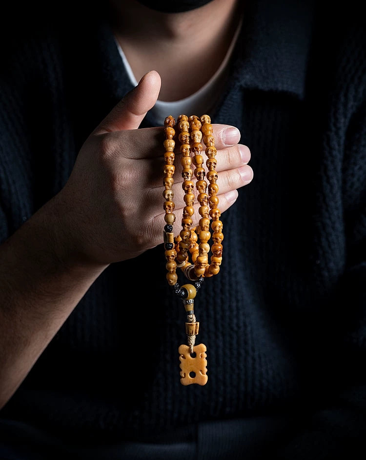 Guangzhuo Hand Carved Skull 108 Mala Prayer Beads Bracelet Authentic Tibetan Natural Yak Bone Mala Beads Necklace Handmade Mens Meditation Tibetan Buddhist Rosary Wrist Bracelet