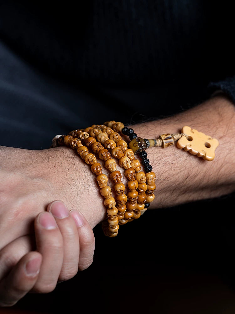 Guangzhuo Hand Carved Skull 108 Mala Prayer Beads Bracelet Authentic Tibetan Natural Yak Bone Mala Beads Necklace Handmade Mens Meditation Tibetan Buddhist Rosary Wrist Bracelet