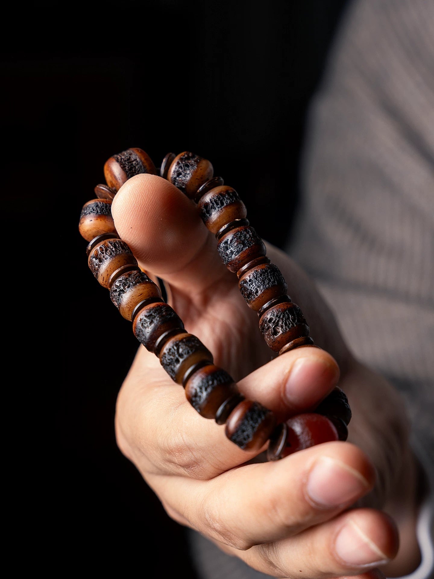 Original Design Tibetan Gahwa Old Yak Bone Prayer Beads Bracelet Handmade Tibetan Buddhist Spiritual Blessing Vintage Sacred Old Material Mala Wrist Bracelet