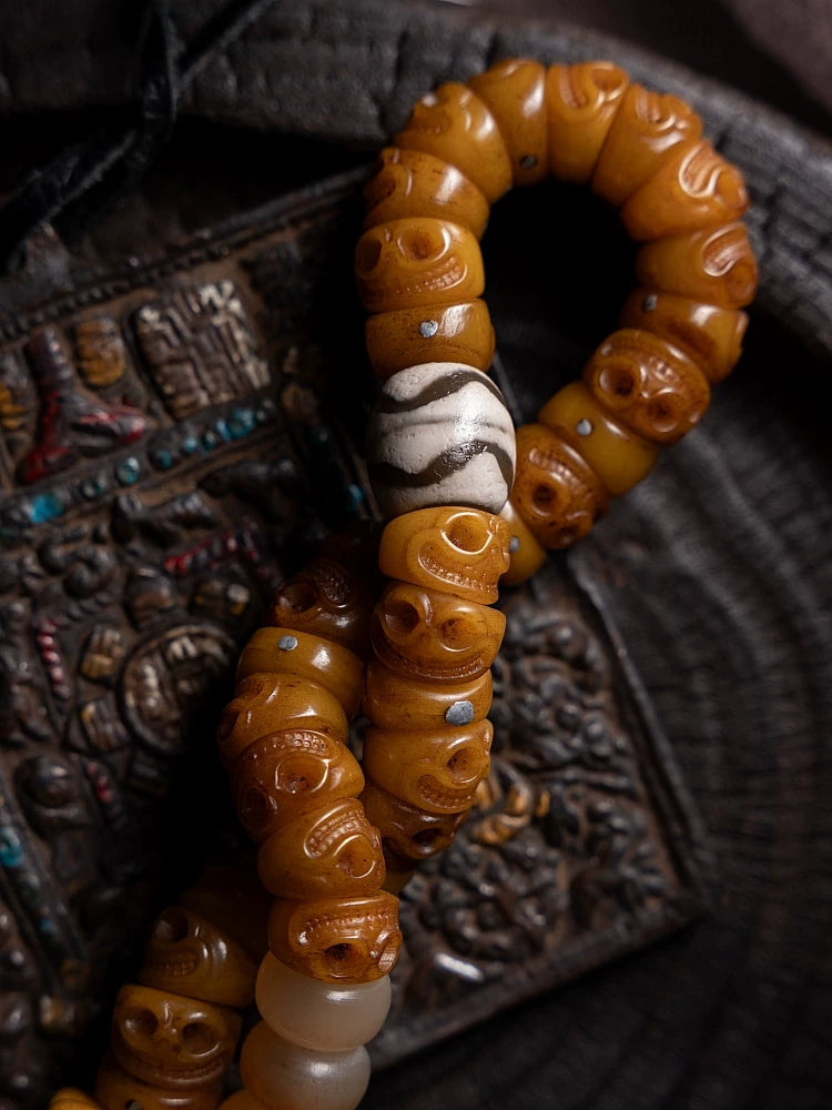 Tibetansk armbånd med bedekæde i jakokseben med diagonalt skåret frynsedesign, Sitapati-skelet, perler i jakokseben, håndsnoret Mala til meditation, tibetansk buddhistsmykke